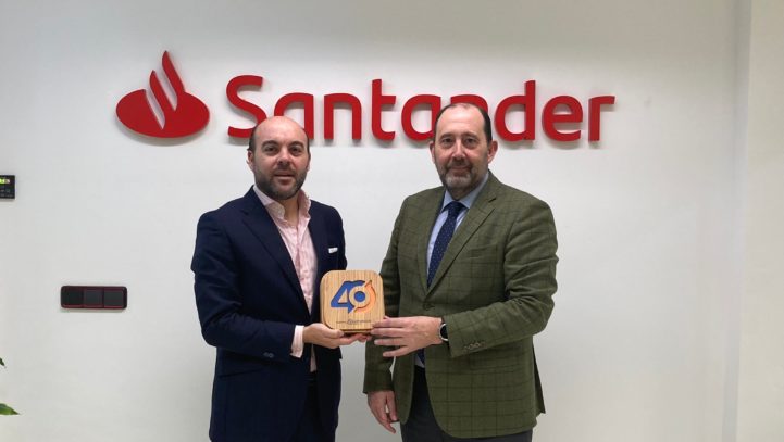 Santander  refuerza su compromiso con Asturgar en el 40 aniversario de la SGR
